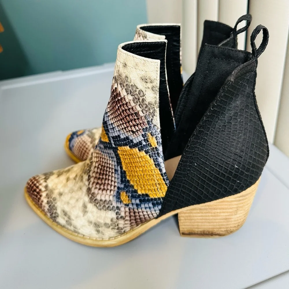 Arider Girl faux snakeskin print ankle boots chunky stacked heel Size 7.5